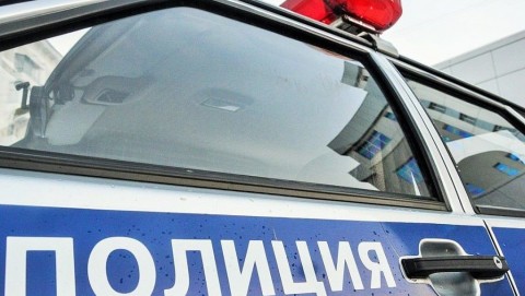 В Котельниче полицейские при взаимодействии с работниками банка спасли деньги пенсионерки